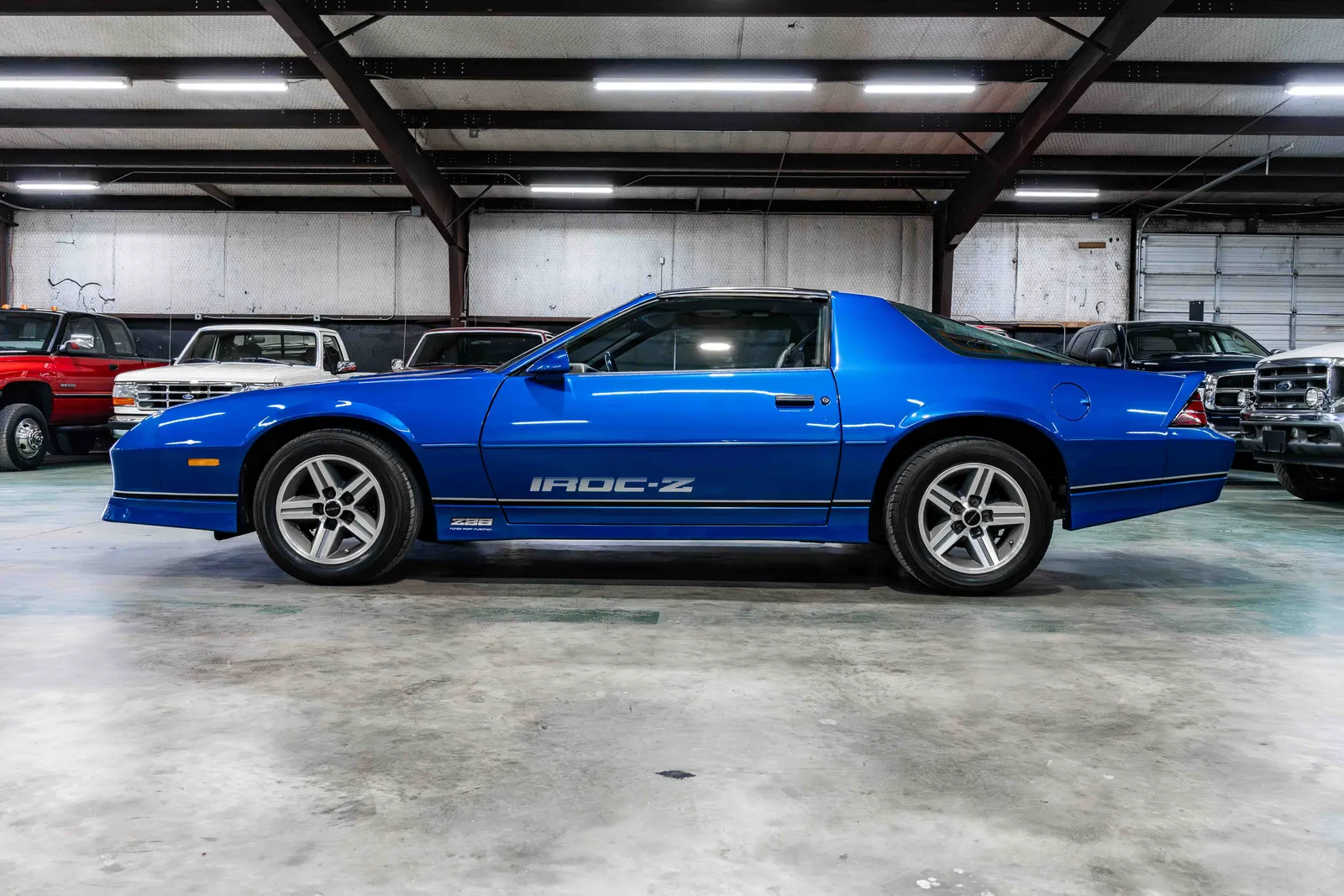 1986-Chevrolet-Camaro-Bright Blue Metallic-141804-34.jpg